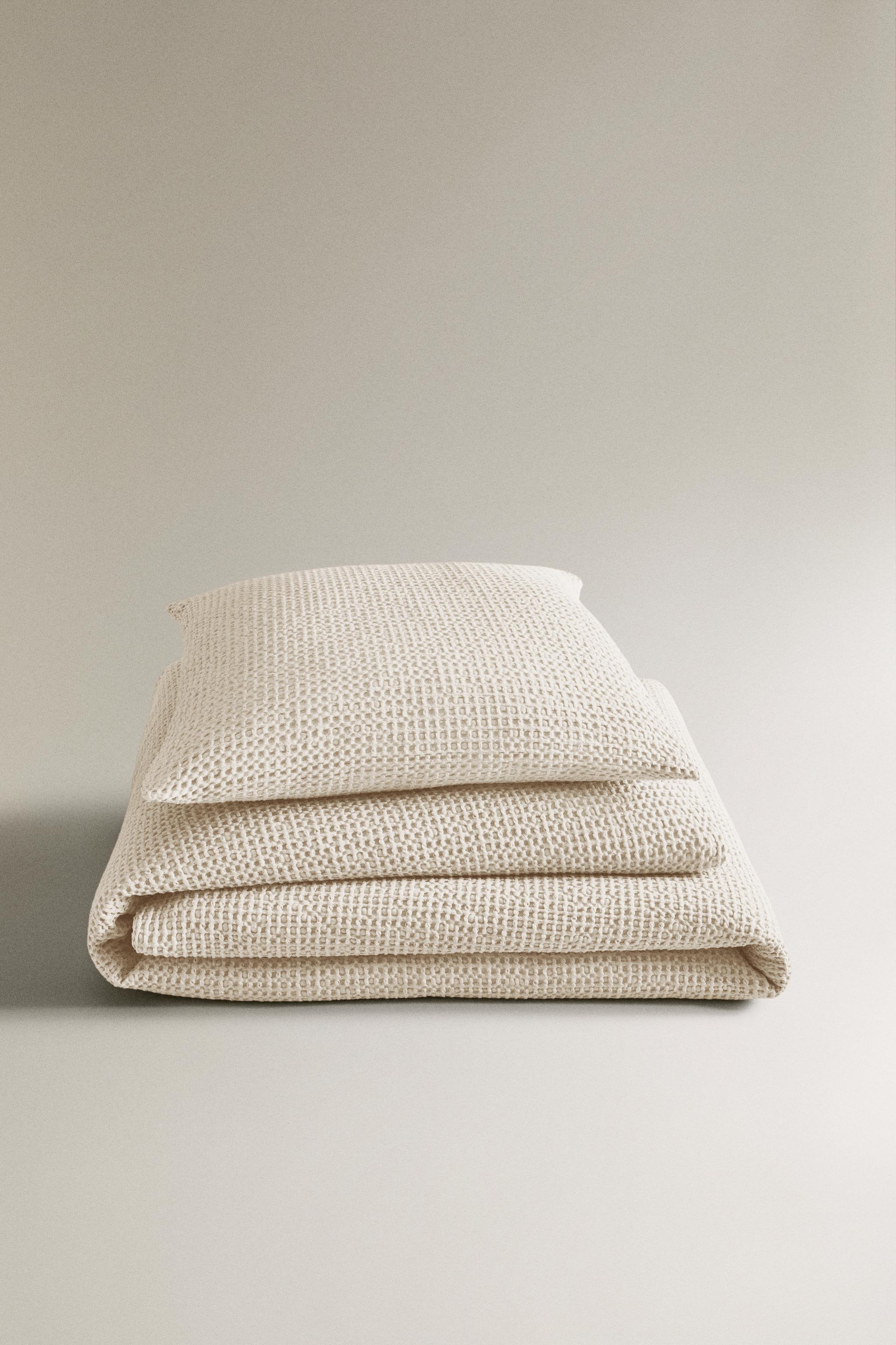 MINI WAFFLE BEDSPREAD